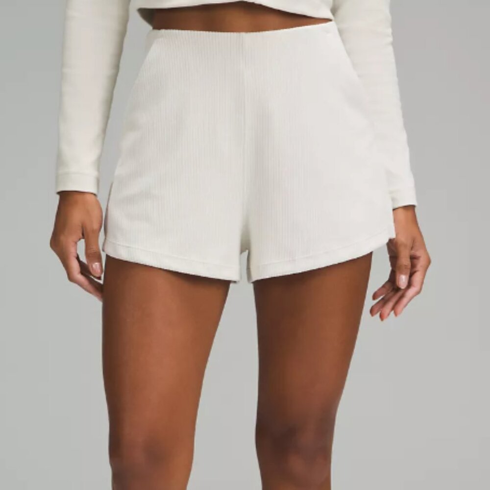 Lululemon Ribbed Softstreme High-Rise Short 2"
